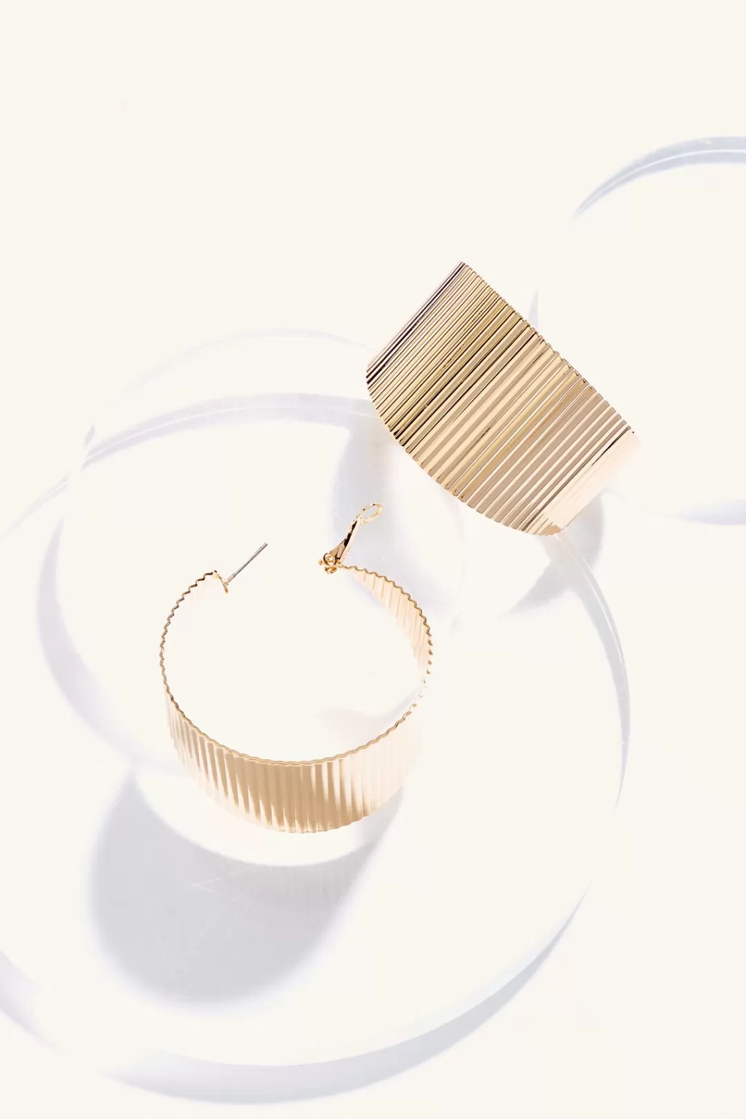 Cato Earrings | Ribbed Hoop Earrings