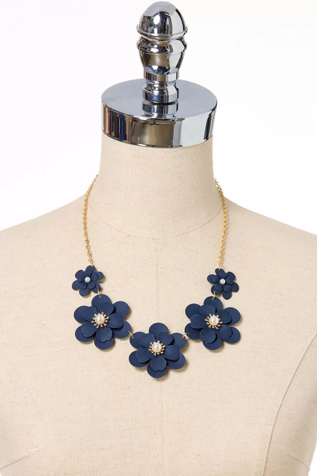 Cato Sets | Necklaces | Pearl Center Flower Necklace Set